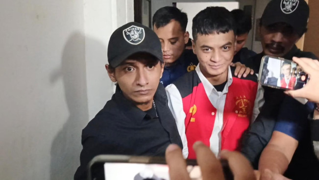 Vadel Badjideh hadapi sidang vonis di Pengadilan Negeri Jakarta Selatan pada Rabu (1/10/2025). [FTNews/Raka] 
